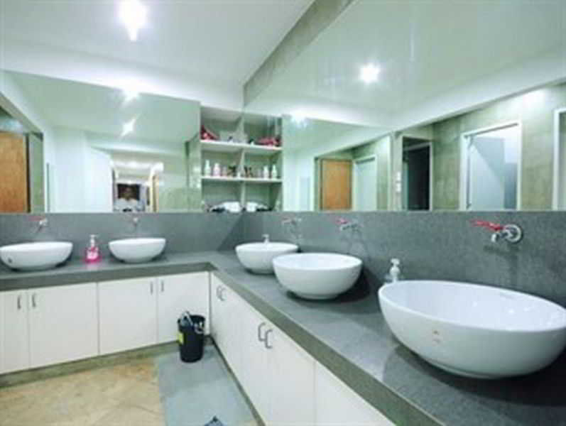 Mnl Boutique Hostel San Pedro Makati Eksteriør billede