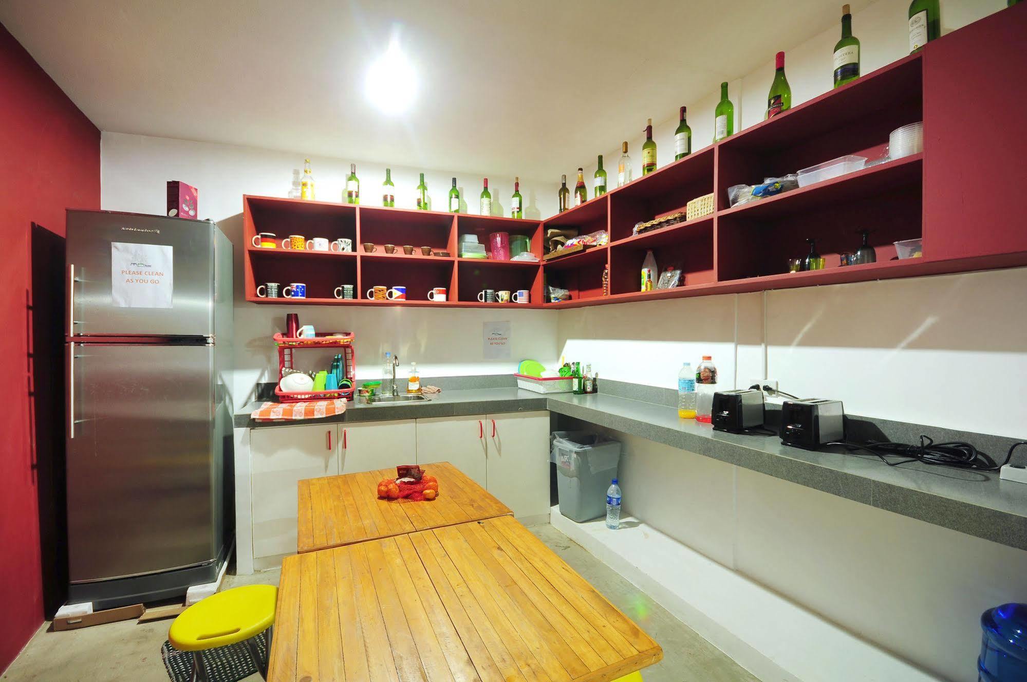 Mnl Boutique Hostel San Pedro Makati Eksteriør billede
